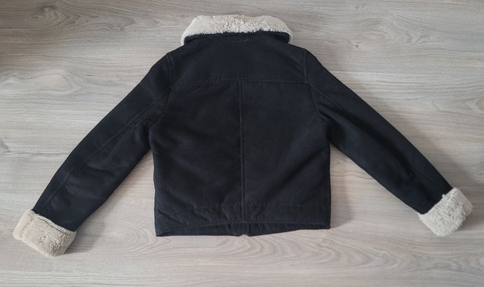 Veste noire  avec col en fourure - photo numéro 7
