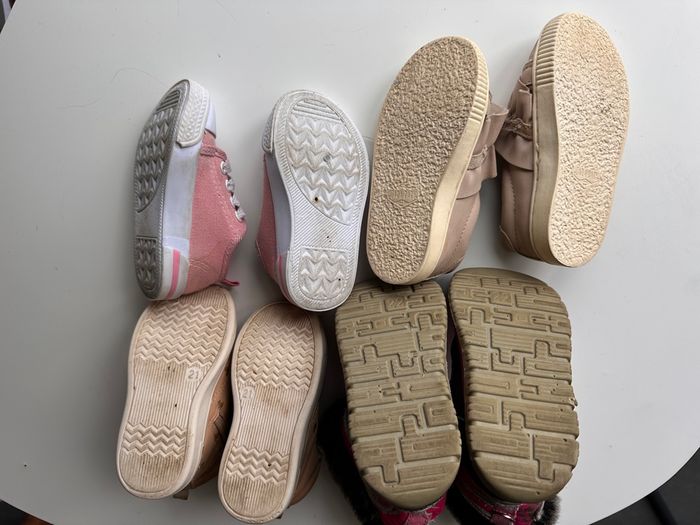Lot de 4 paires de chaussures et bottes de neige taille 20 a 22 zara, kiabi et autres - photo numéro 6