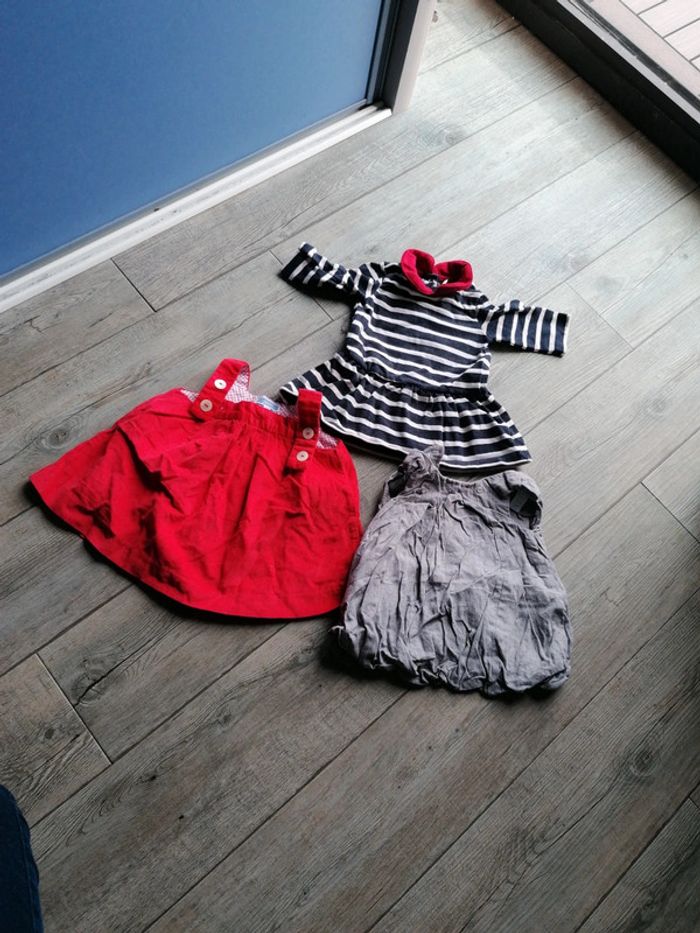 Lot 3 robes