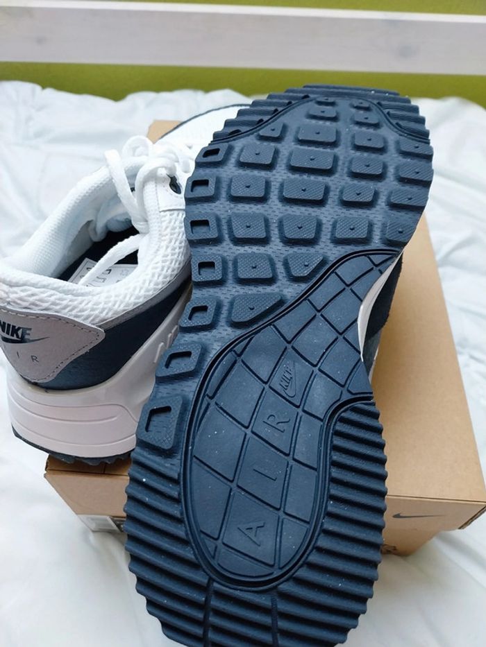 Baskets Nike air max neuves - photo numéro 4