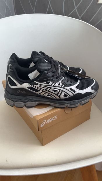 ASICS gel taille 42.