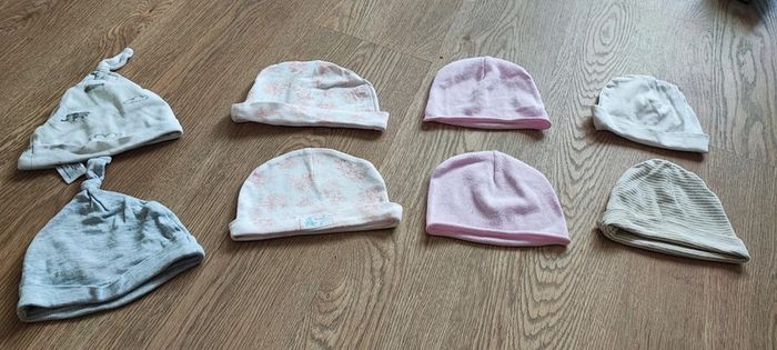 Lot 9 bonnets naissance cotton neuf taille 0-6 mois