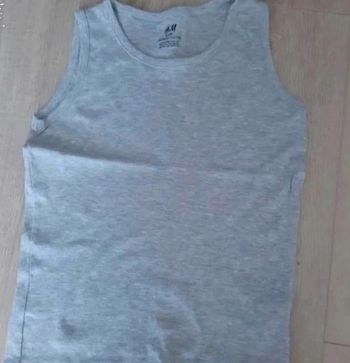 débardeur gris 8/10 ans