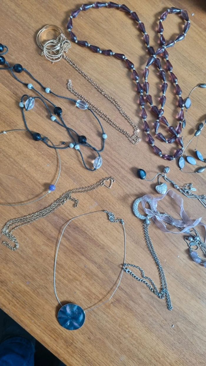Lot colliers 10 p argenté métal très bon état femme bijoux - photo numéro 3