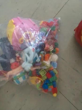 Legos et petits jouets