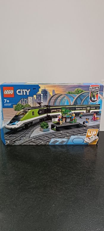 Train lego city 60337
