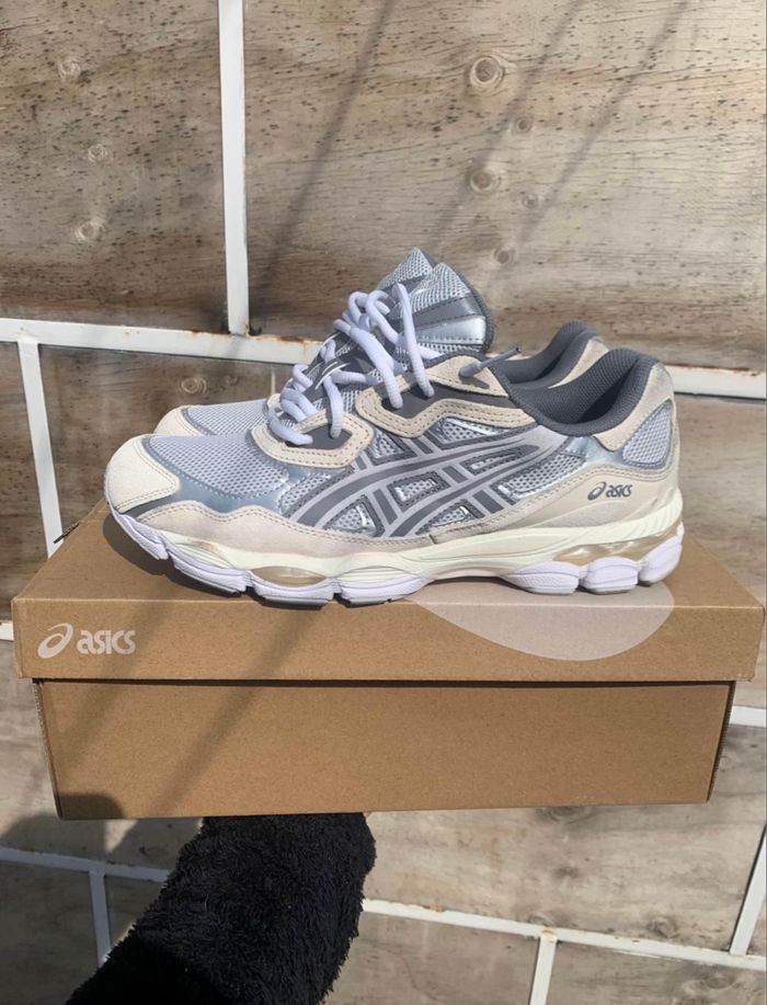 Asics gel nyc gris beige 39