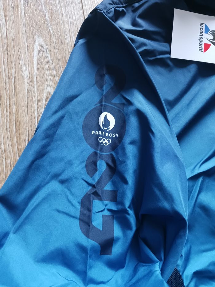 Veste coupe-vent bleu à double fermeture Le Coq Sportif édition Jeux Olympiques Paris 2024 taille M - photo numéro 5