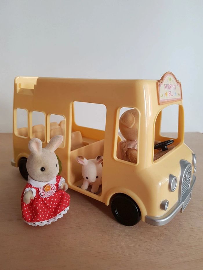 Sylvanian Families maison, famille et bus - photo numéro 14