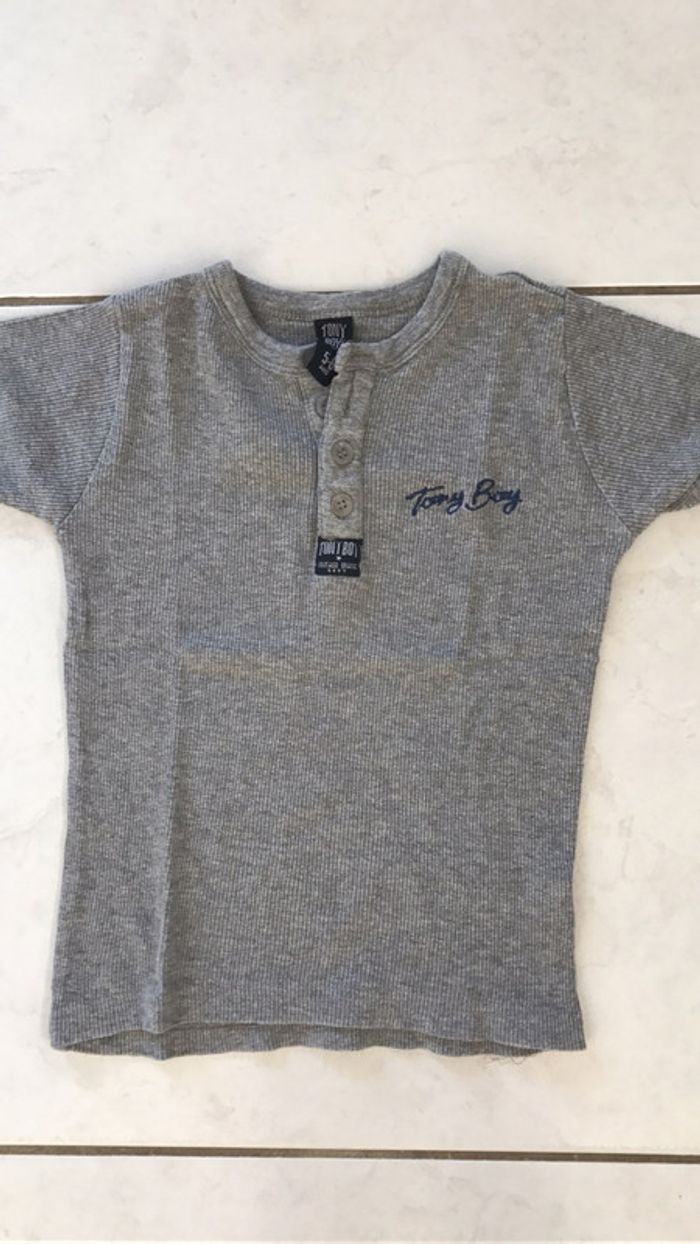 T-shirt manches courtes garçon gris 5 ans - photo numéro 2