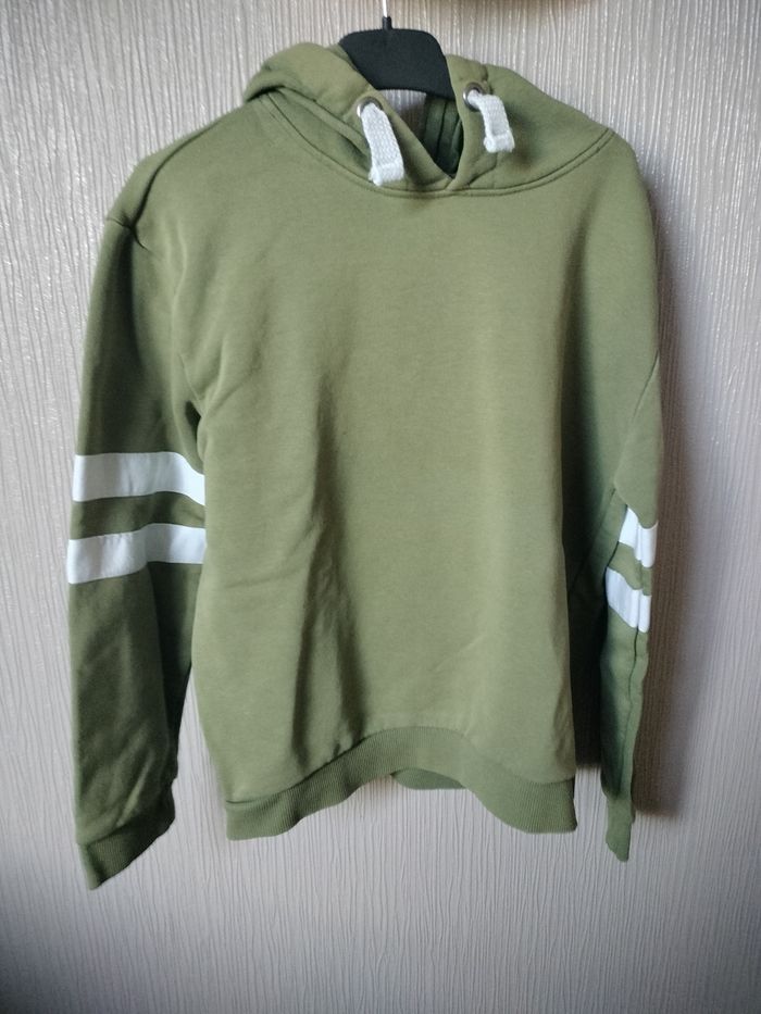 Sweat taille 11 12 ans