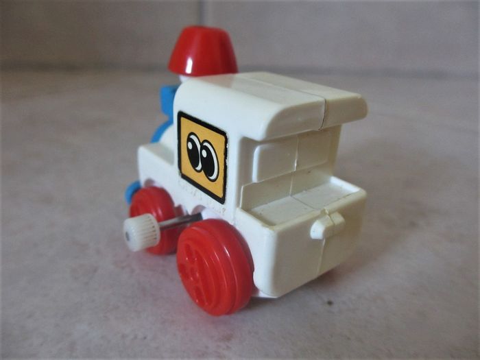 Petite locomotive à remonter - longueur 4,5 cm - photo numéro 3