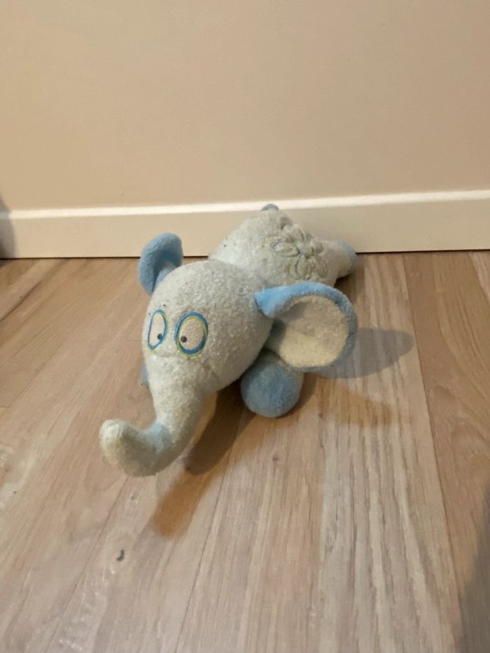 Peluche éléphant