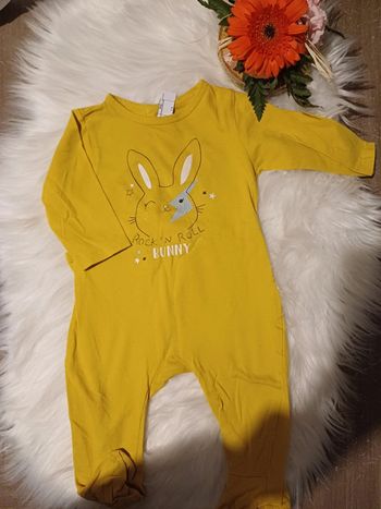 Pyjama jaune lapin 9mois