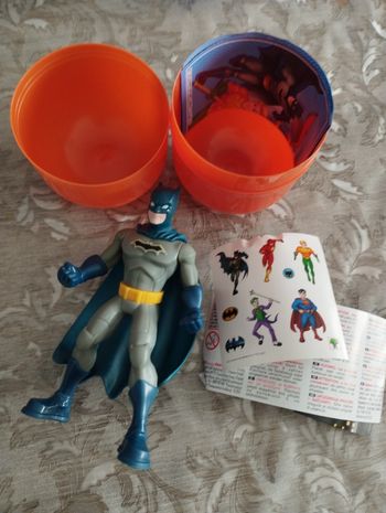 Figurine Batman et stickers maxi Kinder surprise
