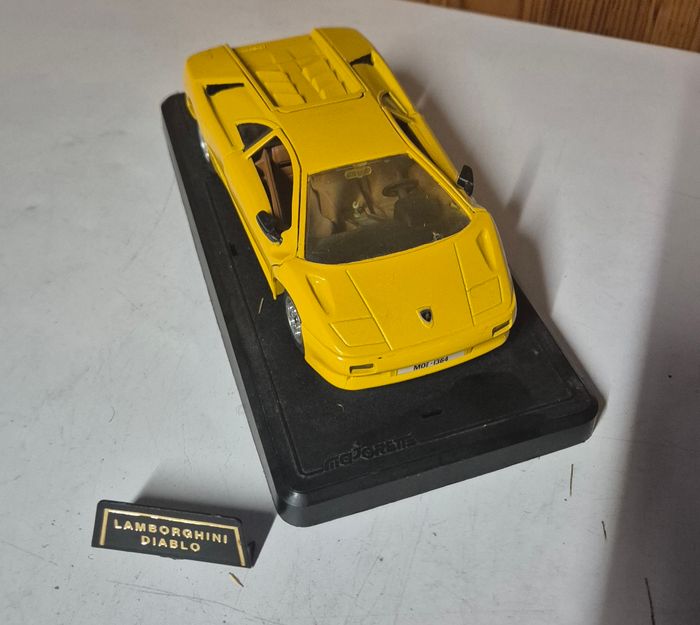 Voiture miniature majorette Lamborghini diablo 1/24 - photo numéro 2