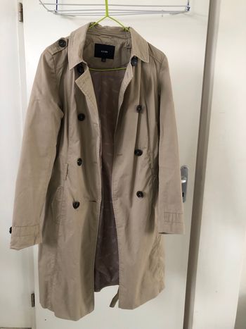 Trench-coat