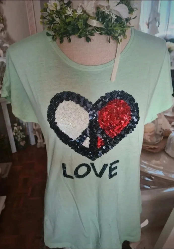T-shirt vert amande Love HS Club Taille L Neuf - photo numéro 2