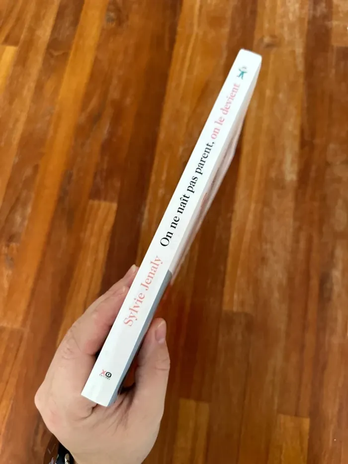 Livre on ne naît pas parent, on le devient - photo numéro 2