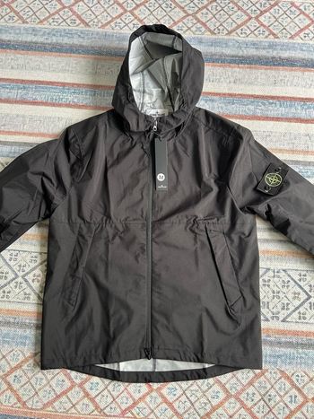Veste imperméable stone island / Taille M / Noir