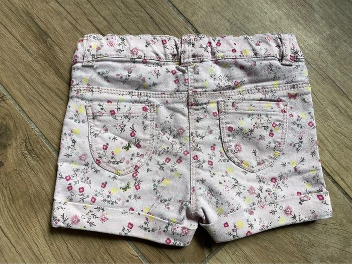 Short fleuri 24 mois - photo numéro 2