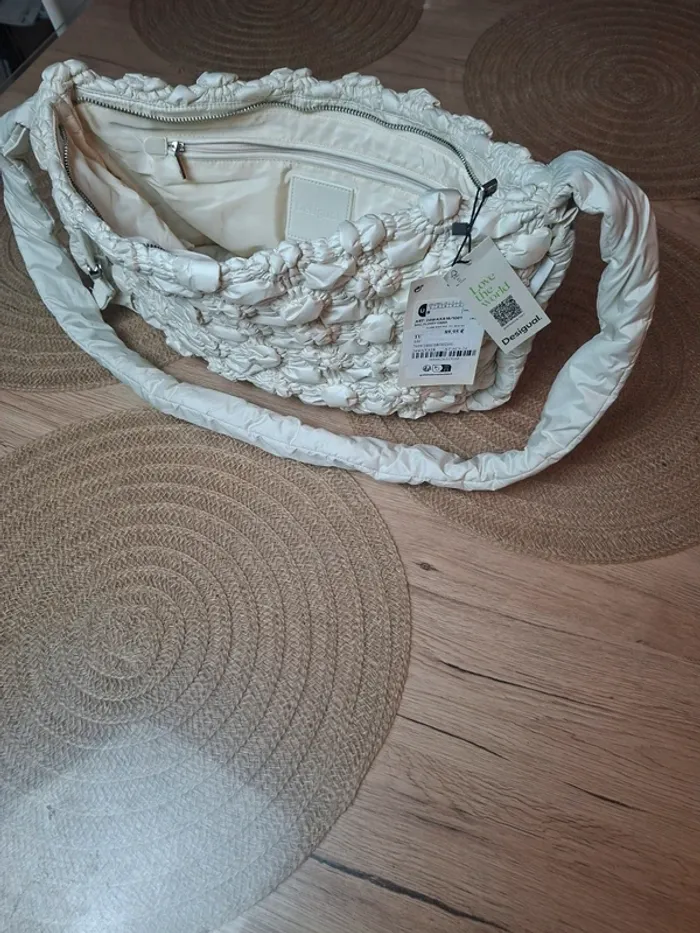 Sac Desigual blanc texturé – neuf avec étiquette - photo numéro 12