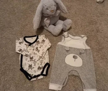 Lot 0 mois bodie et pyjama velours