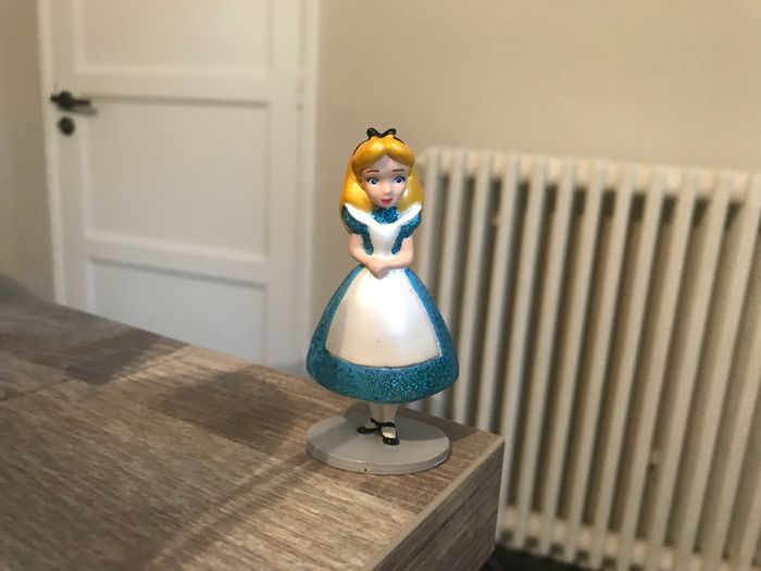 Figurine Alice au pays des merveilles disney