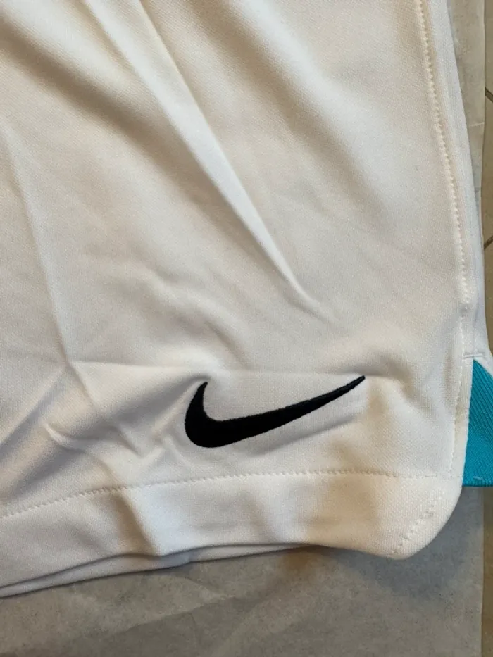 Short de foot Nike équipe Chelsea taille 13/15 ans authentique neuf - photo numéro 3