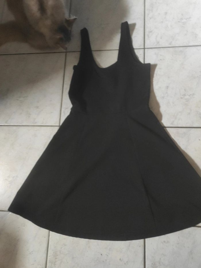 Robe courte noire - photo numéro 3