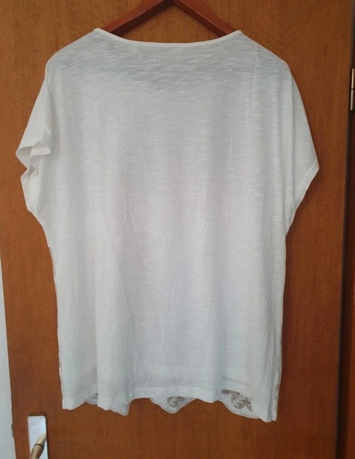 Magnifique tee shirt neuf (carton 3) - photo numéro 2