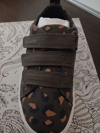 Chaussure Clarks model city vibe k olive camo