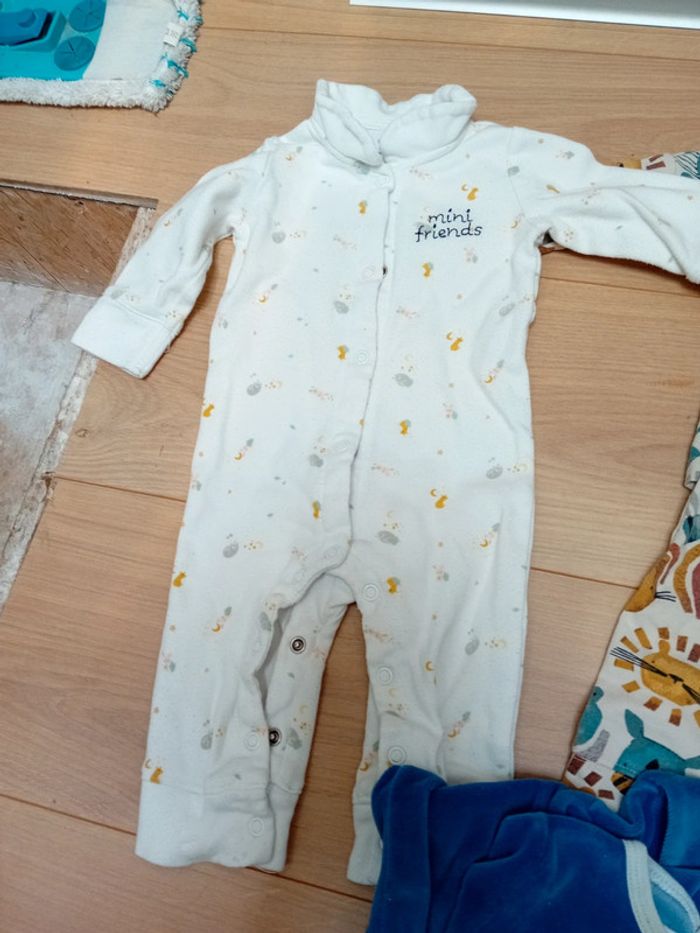 Lot de pyjamas - photo numéro 5