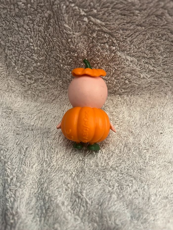 Figurine Georges Pig en citrouille - photo numéro 3