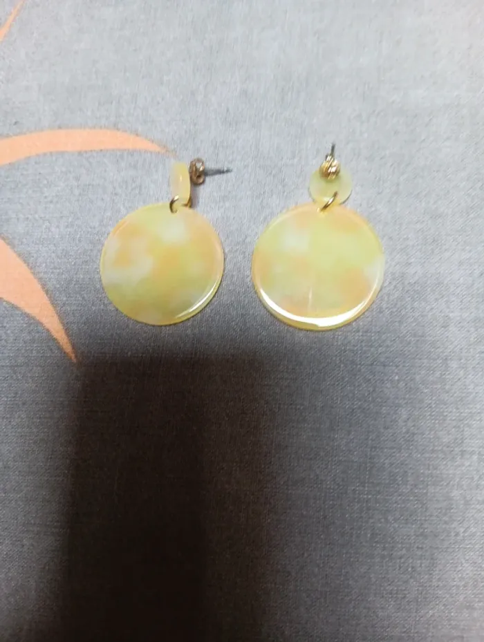 Lot de deux paires de boucles d'oreilles jaune - photo numéro 2