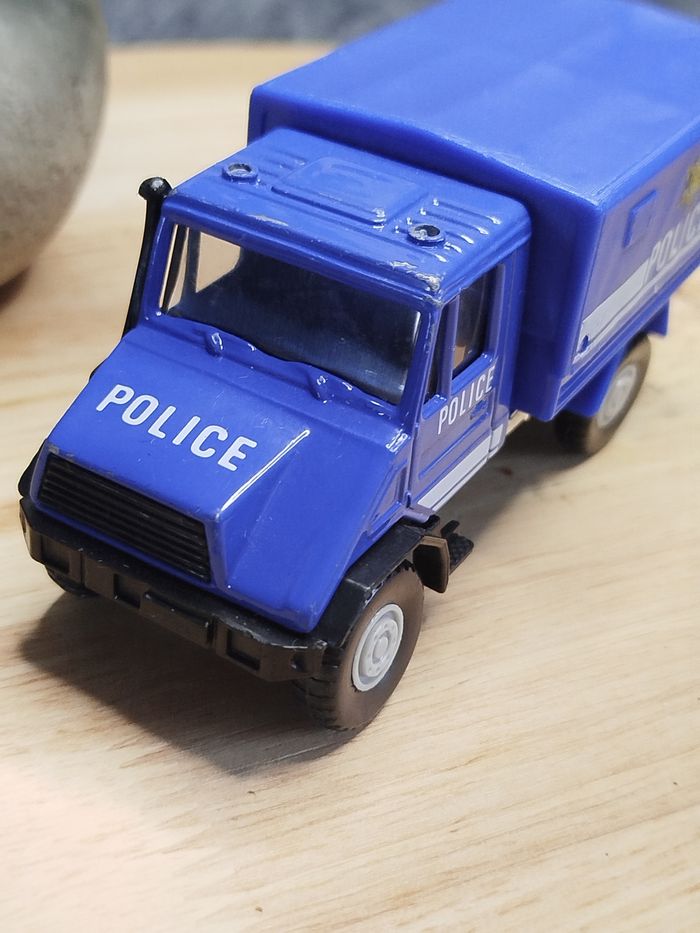 Voiture Police Welly - photo numéro 5