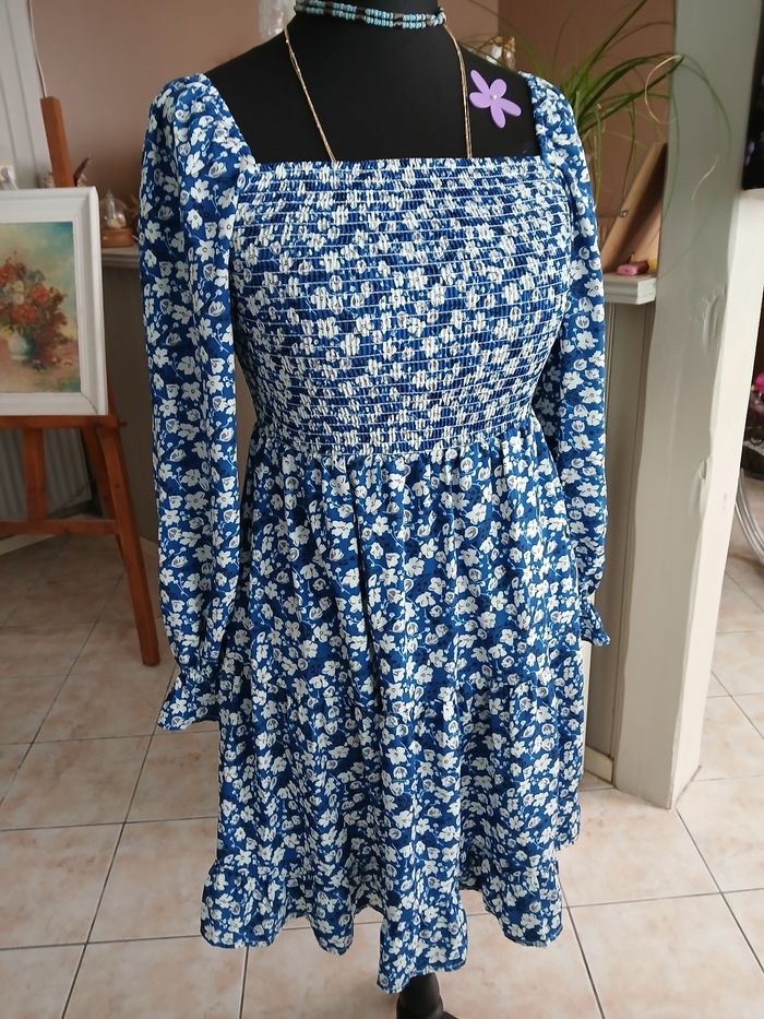 Jolie robe fluide T38. - photo numéro 2