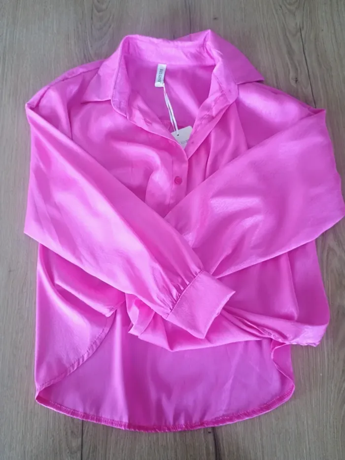 chemisier rose satin neuf TU - photo numéro 3