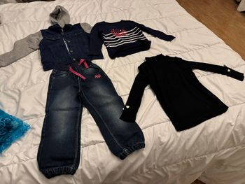 Ensemble vêtement fille taille 3/4 ans 