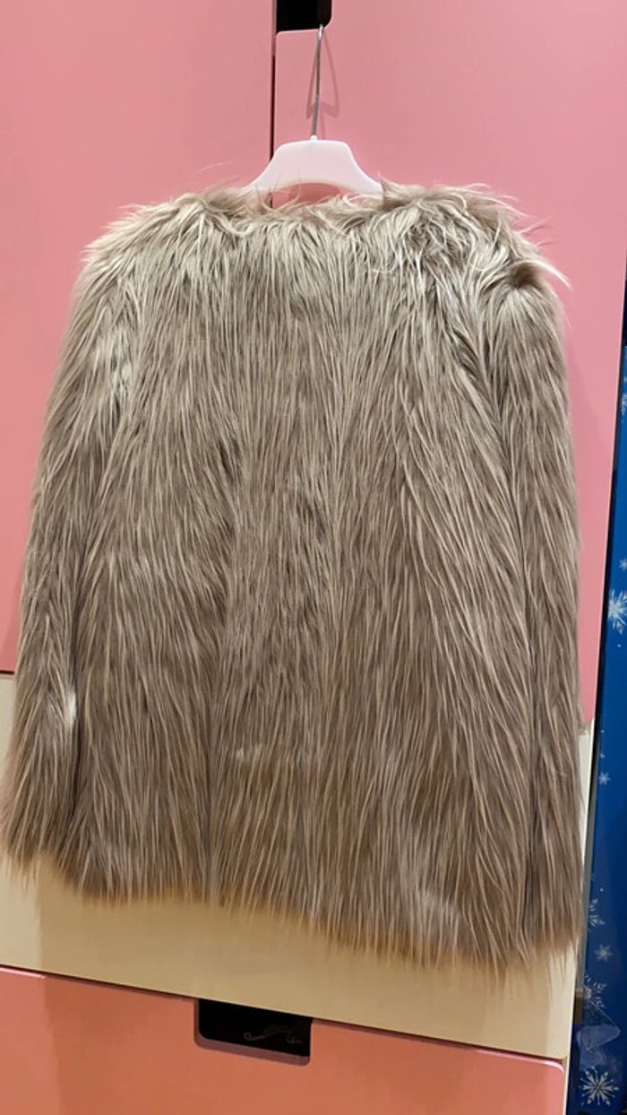 Manteau en fausse fourrure10 ans - photo numéro 2