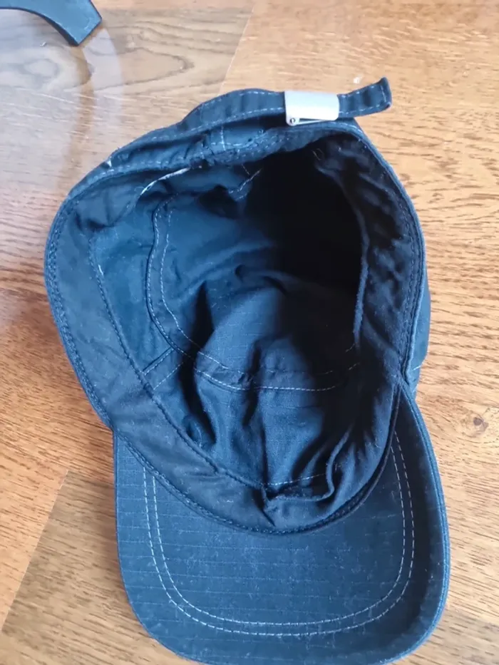 Casquette noire - photo numéro 4