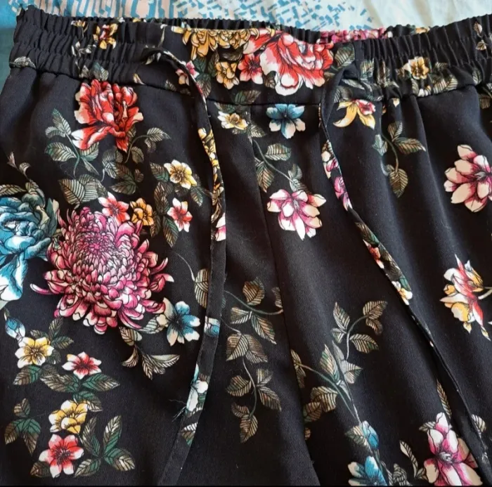 Pantalon fluide fleuri - photo numéro 2