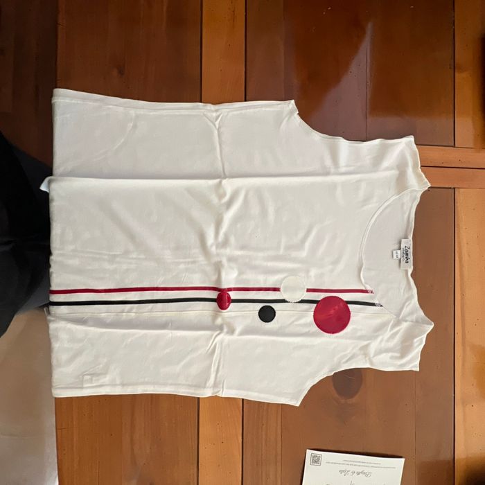 Tee shirt