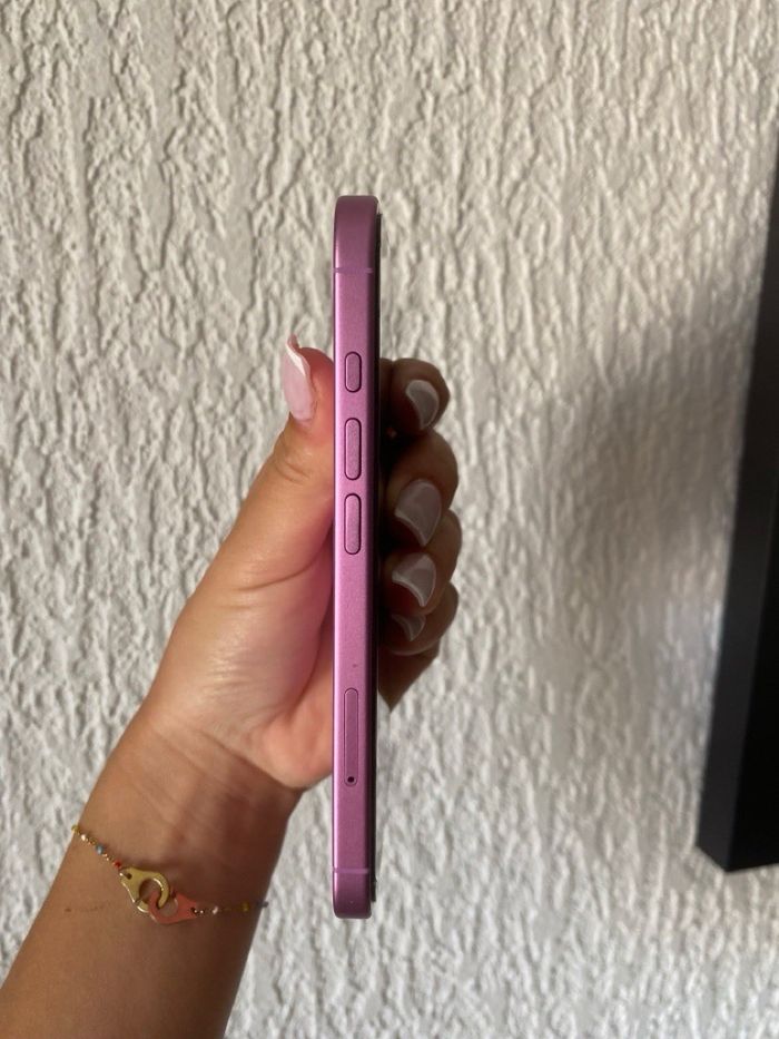 iPhone 16 plus - photo numéro 3