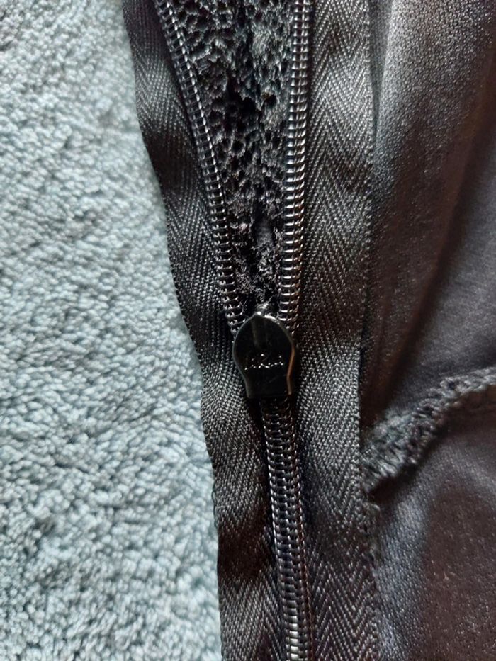 Jennyfer - petite robe noire T.S - photo numéro 14