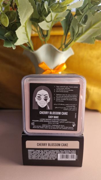 Hudabeauty cherry blossom easy bake 20g neuf jamais utilisé jamais ouvert