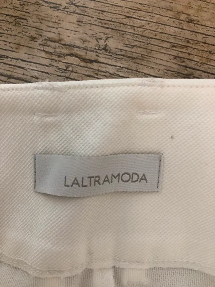 Minijupe Laltramoda - photo numéro 3