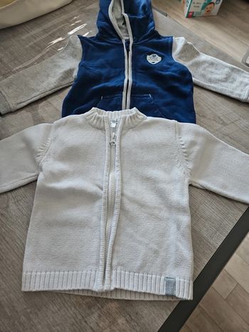Lot de gilets 18 mois