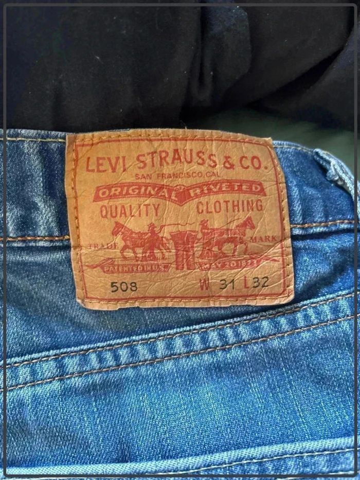 Jeans levi's taille 40 trouée - photo numéro 4
