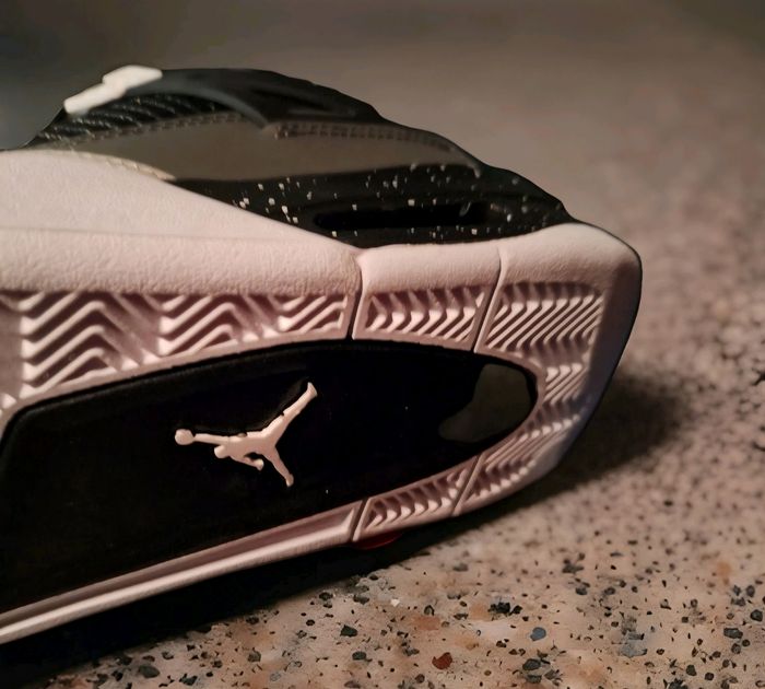 Black friday Jordan 4 rétro   taille 42 neuve avec étiquettes 🏷 - photo numéro 4